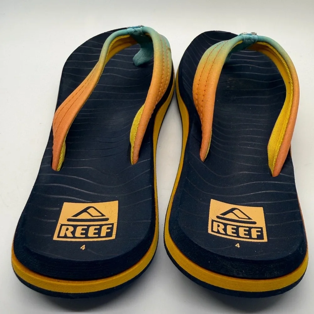 Reef Kids Ahi Flip Flops Blue Orange Ombre Sunset‎ Beach Sandals Size 4 Big Kid